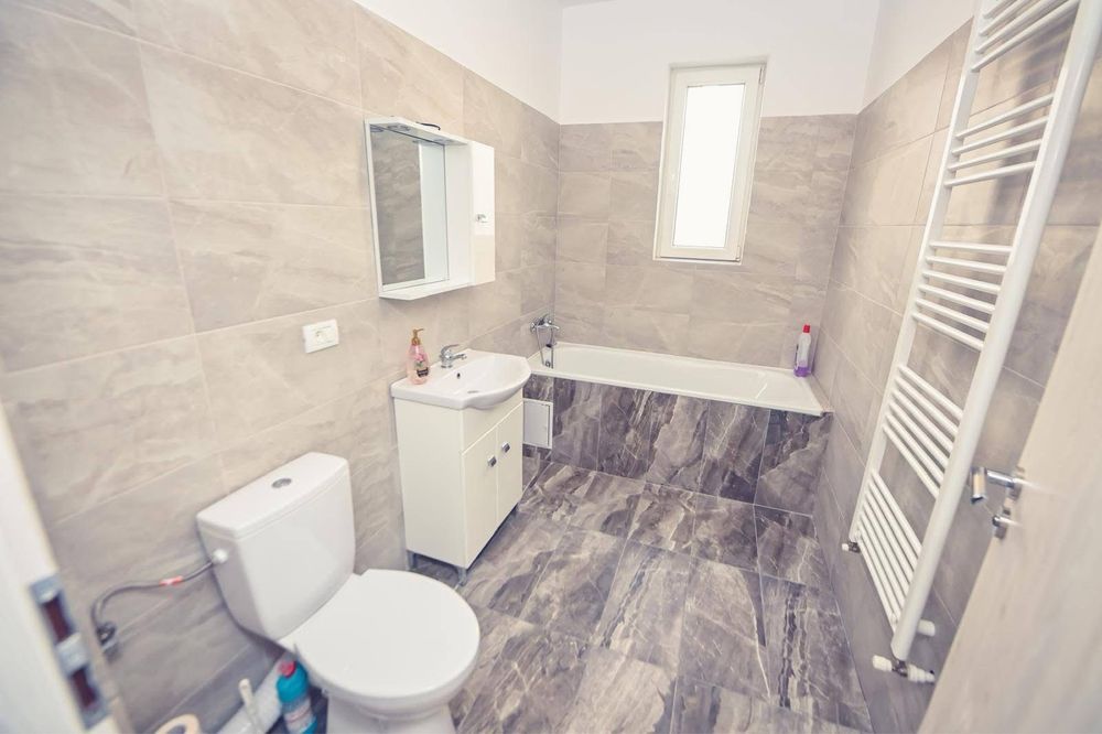 Inchiriez apartament 2 camere + loc de parcare - GIROC