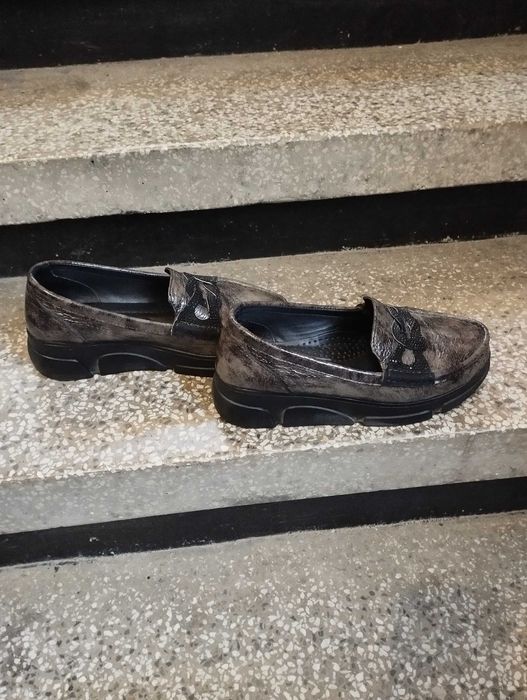 Дамски обувки естествена кожа. Обувани 2 пъти.