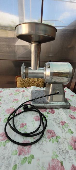 Masina electrica de tocat carne profesionala Fimar inox