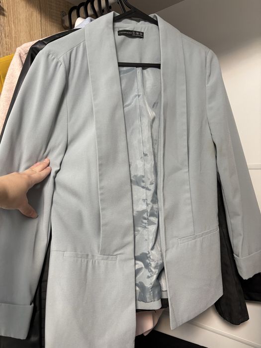 10€ на брой - сака, палта, якета на Zara и други