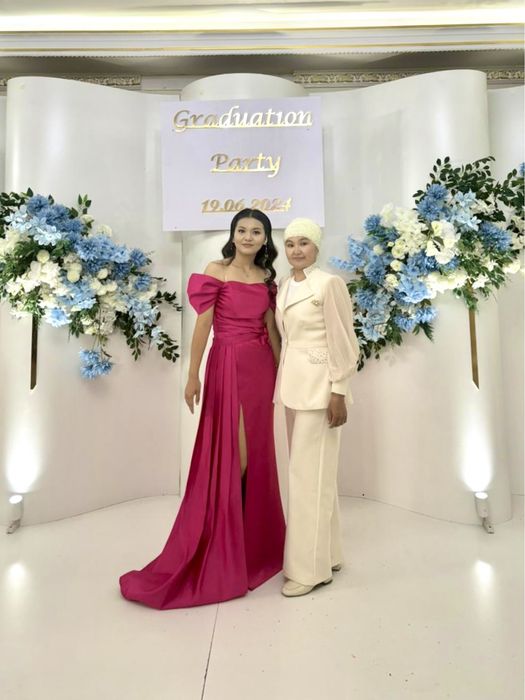 Прокат бальных платьев