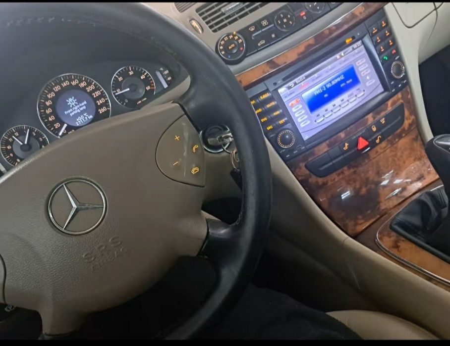 MERCEDES-BENZ E-Class 2004 — imagine 3