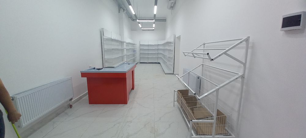 Торговое стеллаж полка витрины