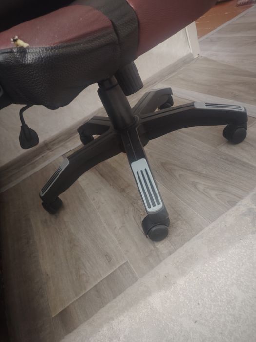 Компьютерное кресло