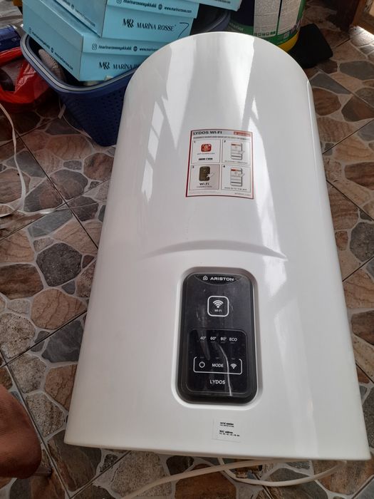 Vând boiler electric