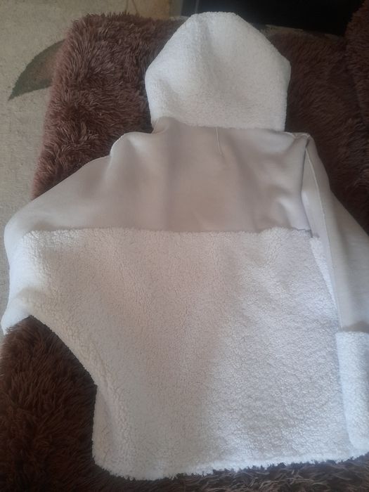 Продам куртку женскую