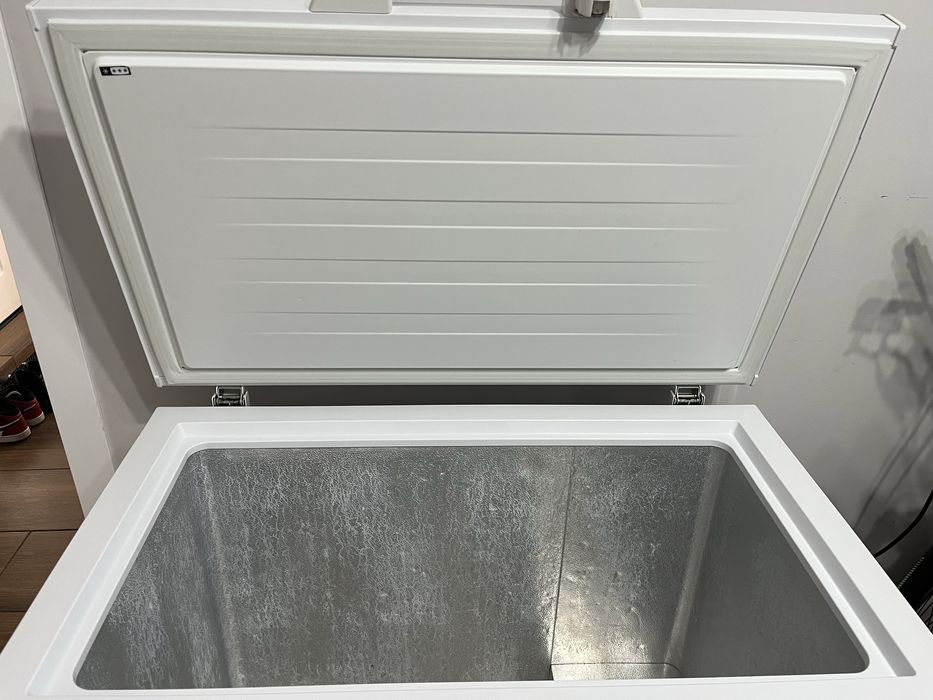 Продам морозильный ларь Hansa FS200.4