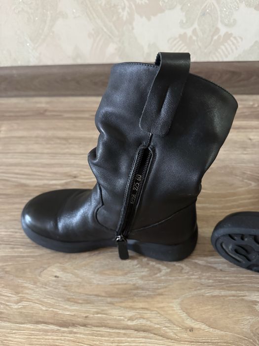 Продам сапожки на девочку