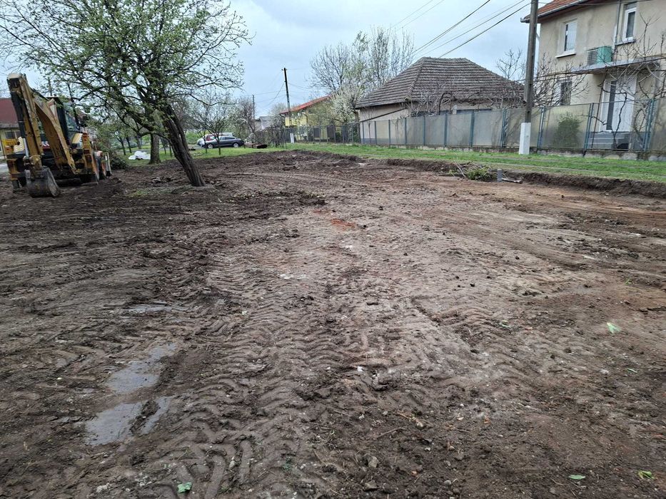 inchiriez teren Dumbravita strada Conac langa cladirea rosie