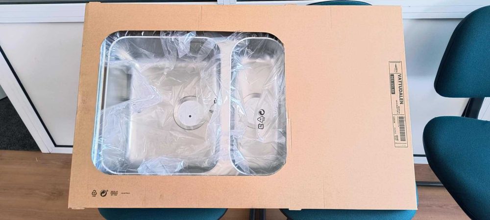 Двойна стоманена кухненска мивка с плот