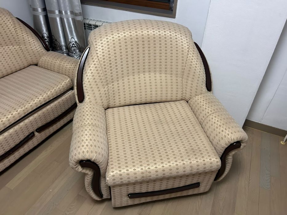 Продам диваны комплект