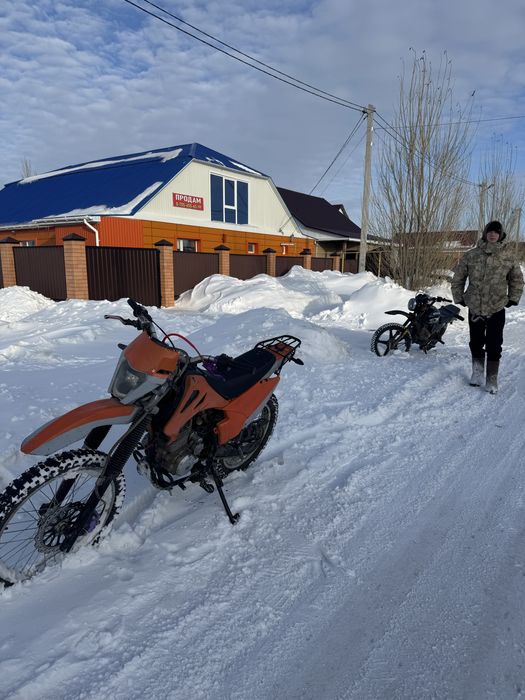 Эндуро мотоцикл  250 кубов