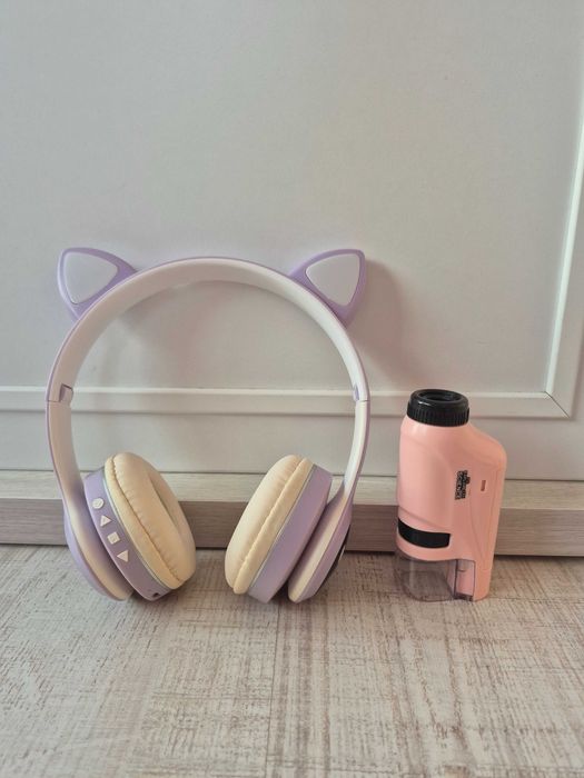 Безжични слушалки с котешки уши и микроскоп