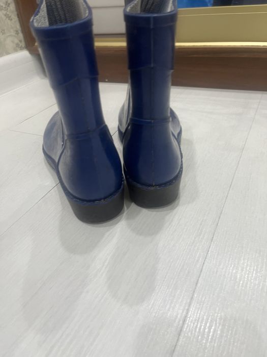 Продам резиновые полусапожки