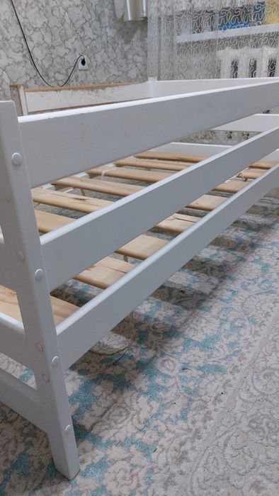 Продам кровать 160/80 +матрас