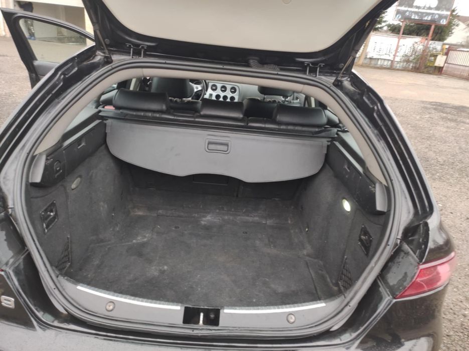 Vând alfa Romeo 159