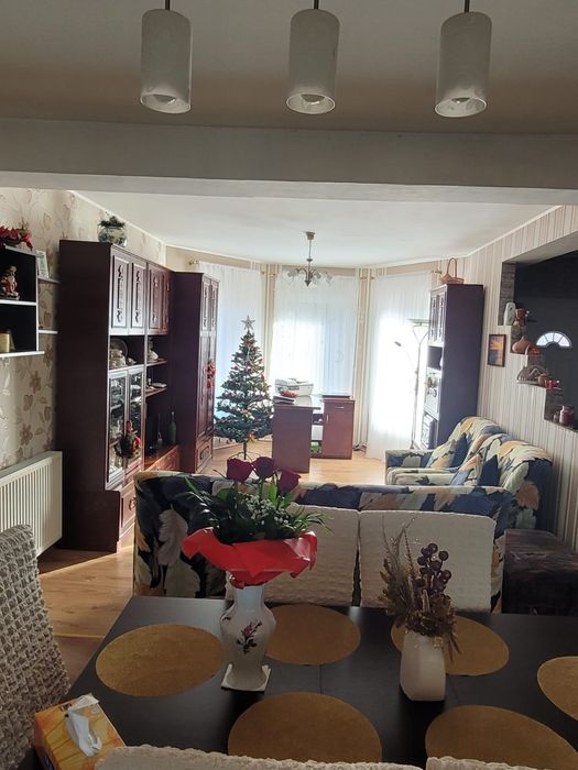 Vand casă 107 mp utili,cu 2 ha  teren,la 15 km de Oradea