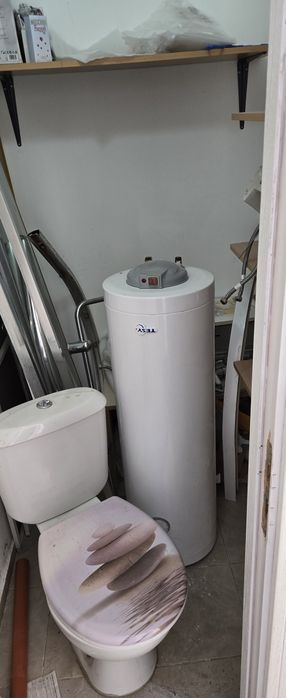 Вертикален бойлер Tesy 80L, 3000W – работещ