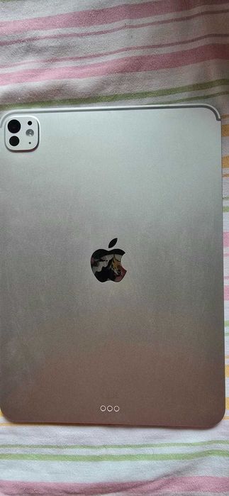 Продавам iPad Pro 11" 256GB (5-то поколение) + Apple Pencil Pro и зарядно