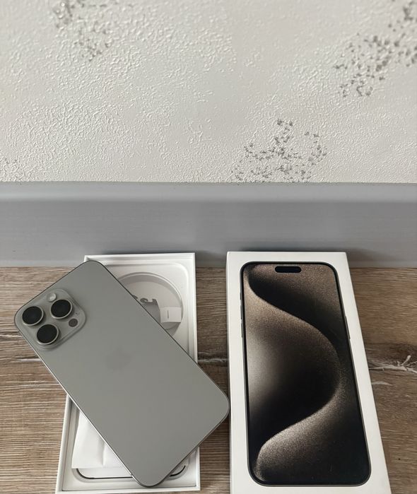 Айфон 15 про мах 256 мб