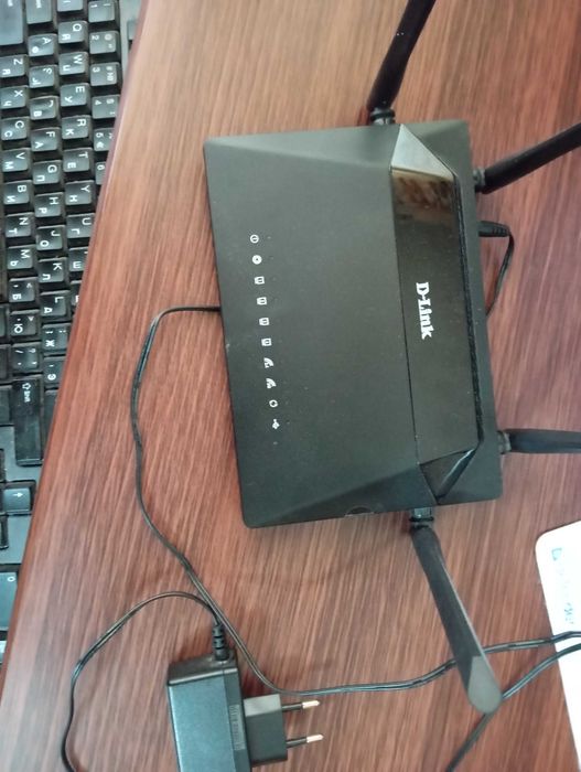 Продам роутер б/у DLINK DIR -853 все порты LAN 1GB