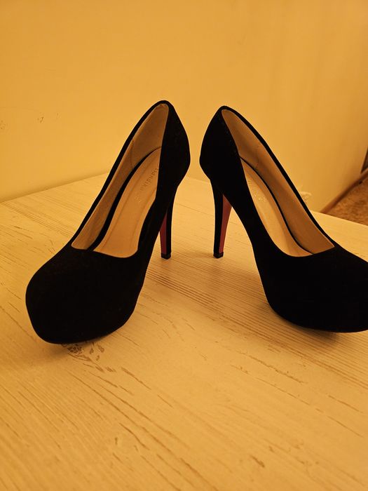 Туфли женские на высоком каблуке НОВЫЕ