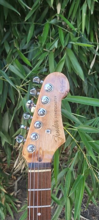 Vând Fender stratocaster Relic Stevie Ray Vaughan  copie