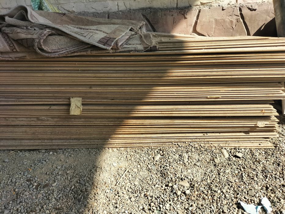 Продам ламинат срочно