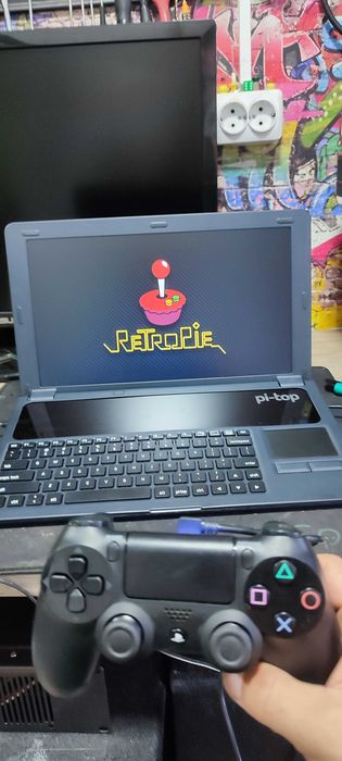 laptop pi-top  raspberry pi cu emulator retro instalat
