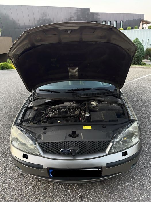 Vând Ford Mondeo