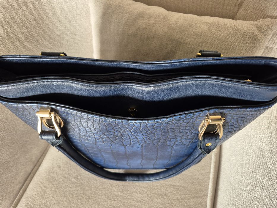 Дамска чанта, тъмно синя, голяма