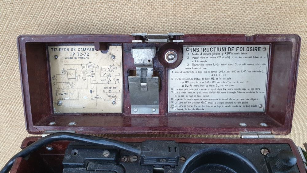 Telefon militar  F-1600