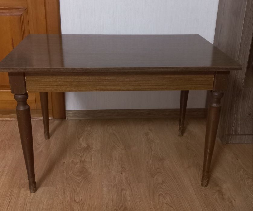 Продам журнальный столик