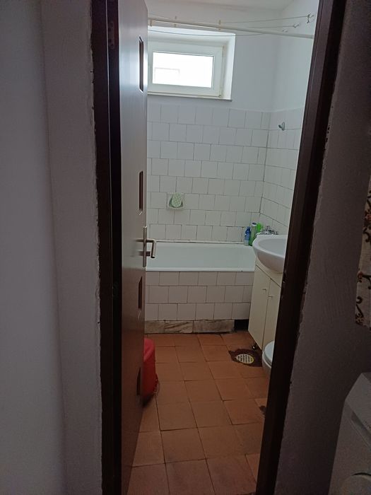 Ofertă rară! Apartament 46mp, 2 unități locative (garsonieră + 1 ap 1 camera decomandat), balcon 7m — ideal închiriere dublă, Bistrița N. Bălcescu