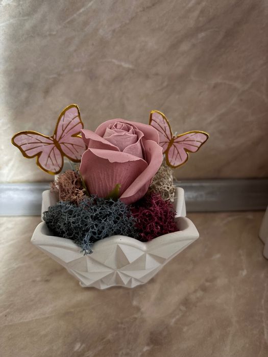 Чантичка с сапунени рози.