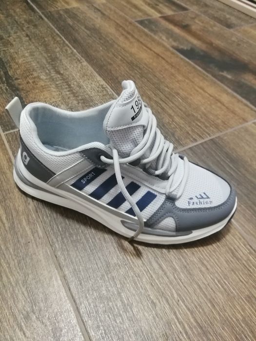 Adidași bărbătești