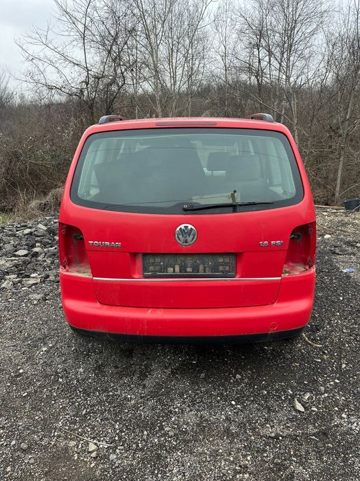 Dezmembrez Touran 1.6 FSI cod motor BAG