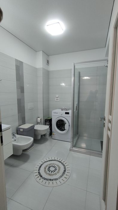 Închiriez apartament