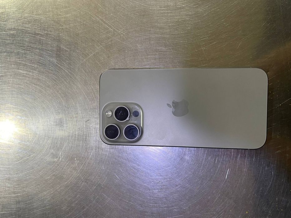 iPhone 15pro max 256 lla esim