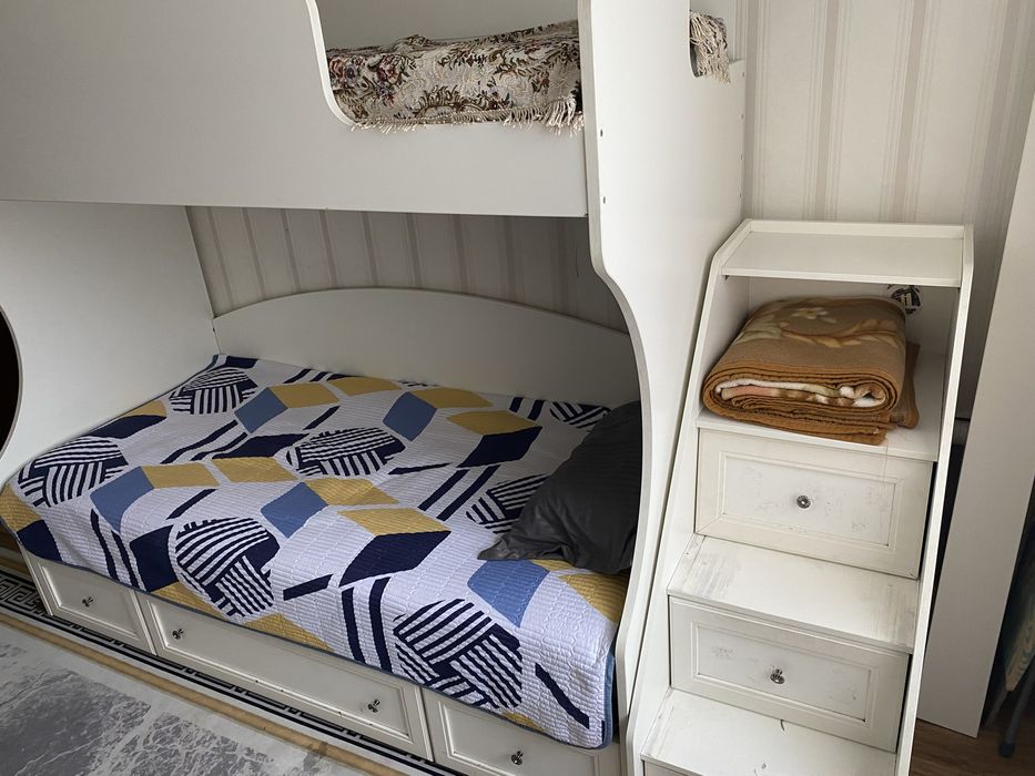 Кровать двухярусная