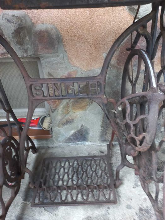 Masini de Cusut Singer & CO Vintage