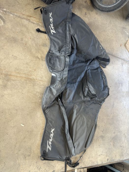 Зимно оригинално покривало за Yamaha t-max