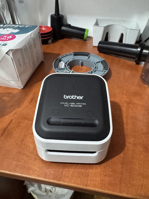 Imprimanta de etichere color wifi Brother