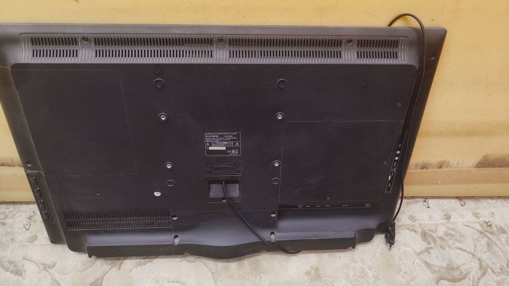 Телевизор elenberg.