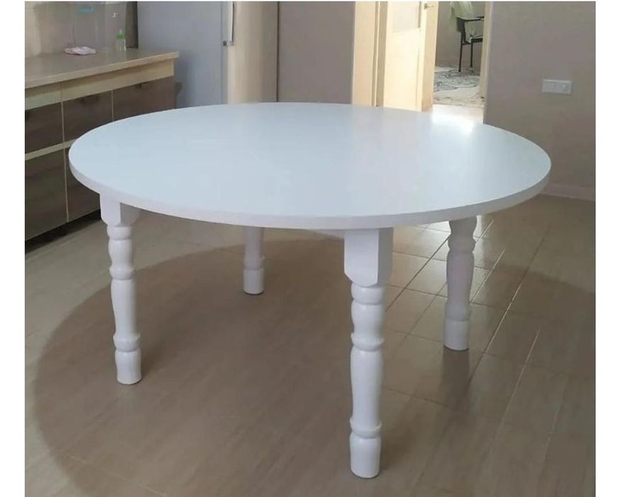 Стол обеденный без стульев