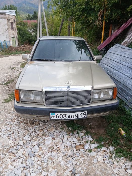 Продам срочно Мерседес 190