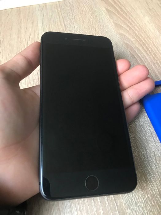 Iphone 8 + xotira 64 100 yomks usleni aybi orqa kamera ishlami qogan