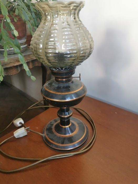 прекрасна ретро лампа