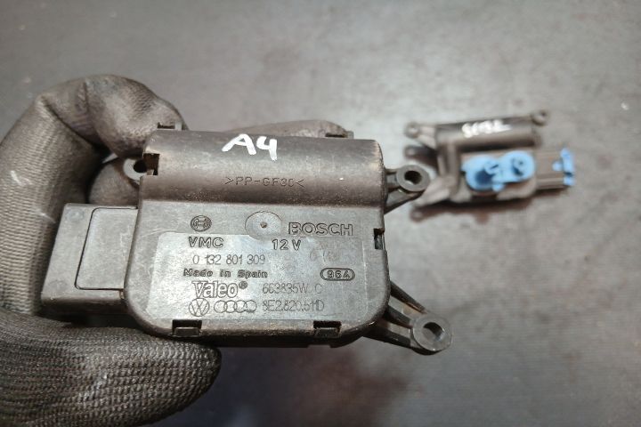 Motoras clapeta aeroterma 0132801309 8E2820511D 0132801309 8E2820511D