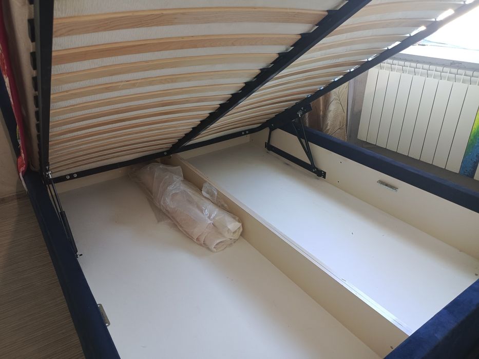 Продам двухспальную кровать